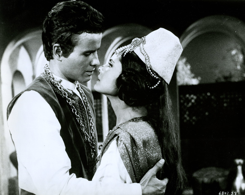 15still.jpg - Cervantes still (a scene not in most prints of the movie)