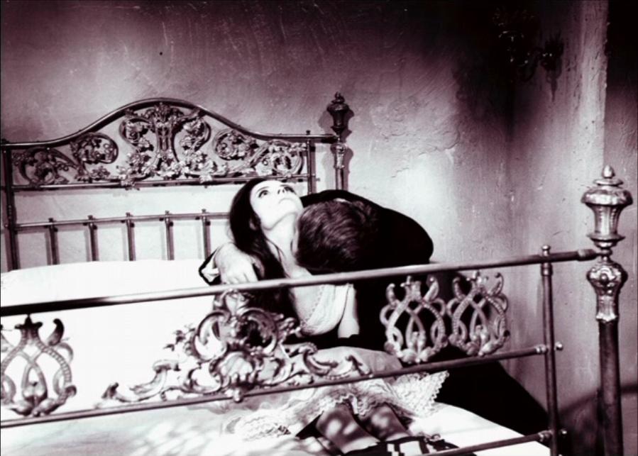 16stillA2.jpg - Count Dracula still