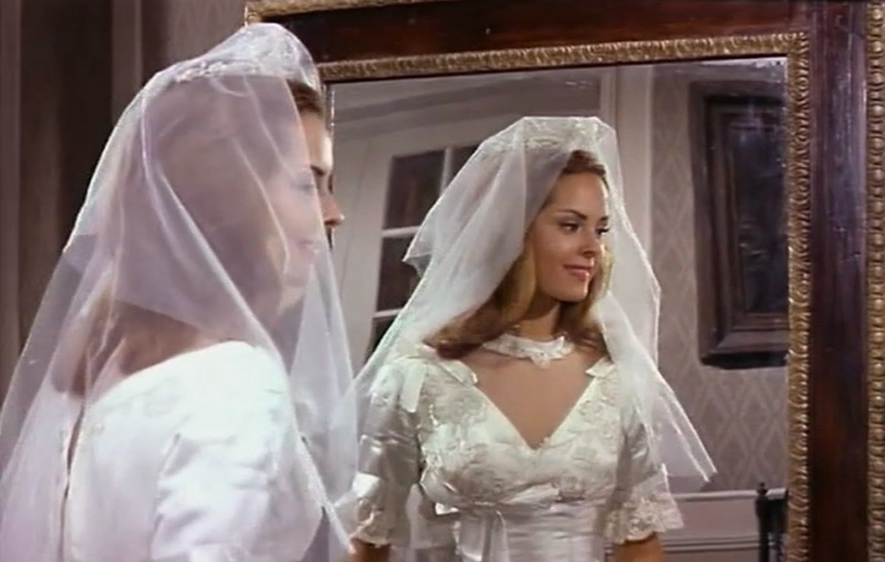sccuat19.jpg - Cuatro bodas y pico screencap