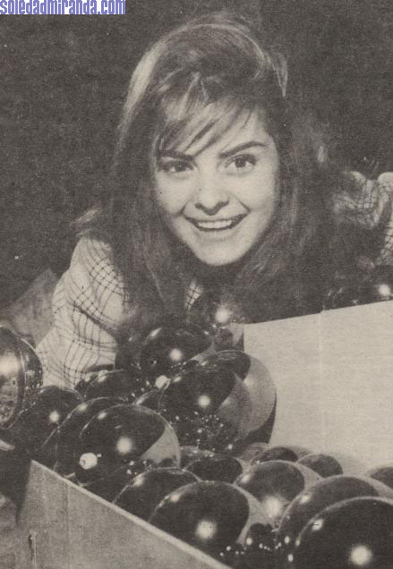 mod02radio-12-20-62f.jpg - Radiocinema, December 1962: greetings