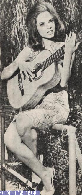 mod23.jpg - magazine photoshoot, July 1965: godmother of the aspiring bullfighters