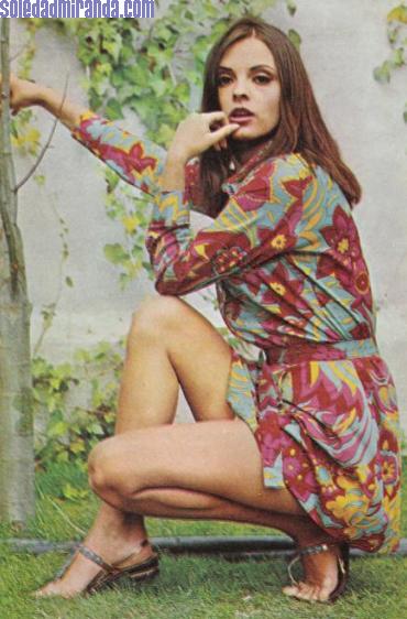 mod44.jpg - Diez Minutos, July 1969: motherhood forced her away from the sets