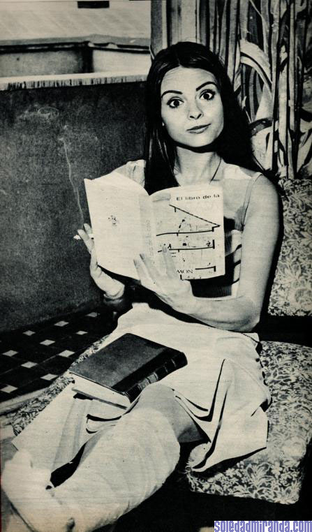 per19dig-7-19-66a.jpg - Digame, July 1966: injured in the Goyaesque Bullfight (corrida goyesca)