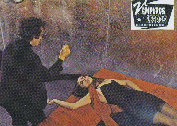 017lobby.jpg - Vampyros Lesbos lobby card