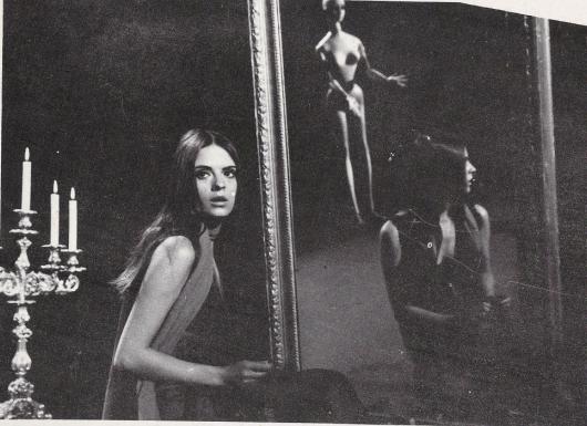 025still.jpg - Vampyros Lesbos still
