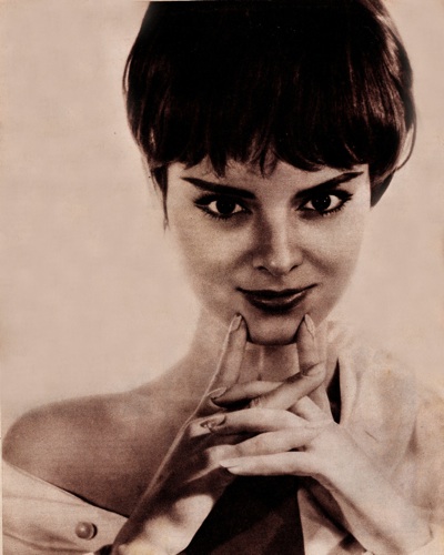 49Cine-2-12-66.jpg - Print 49 Cine en 7 Días February 1966