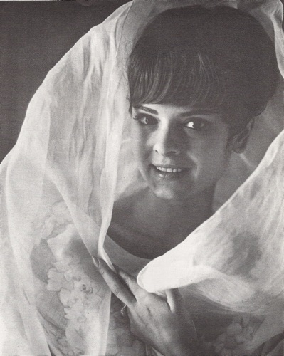 54Mujer-4-66.jpg - Print 54 Mujer April 1966